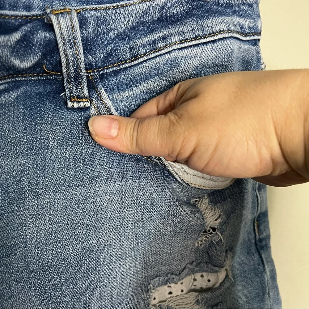 Judy Blue Distressed Eyelet Lace Patched Denim Jean‎ Plus Size Shorts